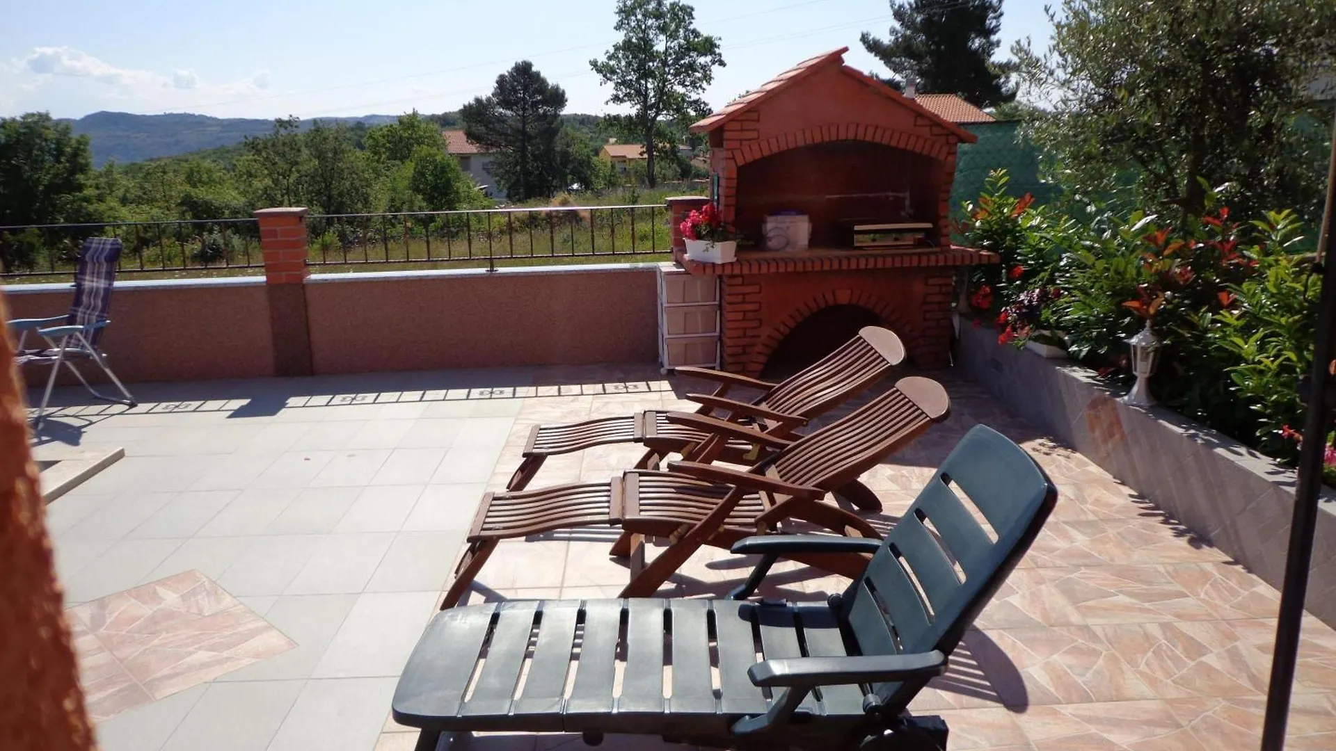 Lägenhet Ferienwohnung Mit Panoramablick In Ruhiger Lage Kaštel